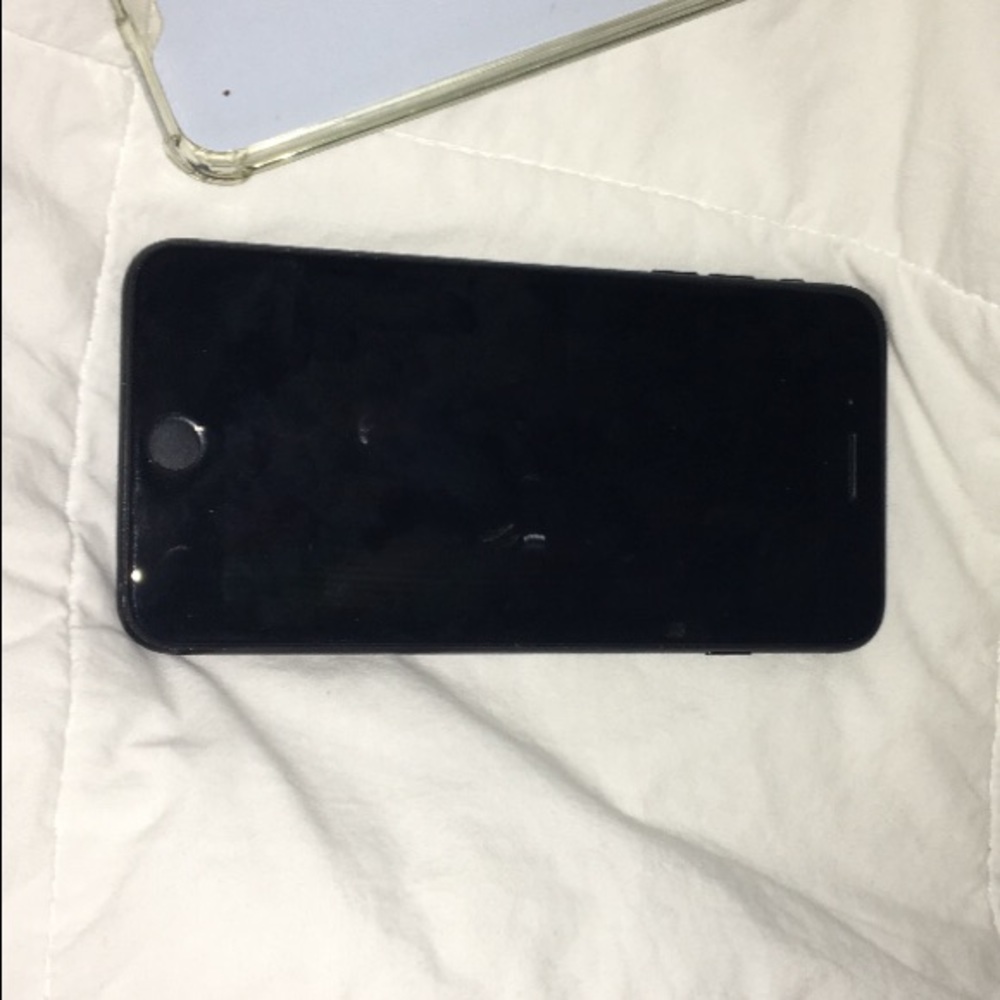 Iphone 7+ - Picture 4 of 4